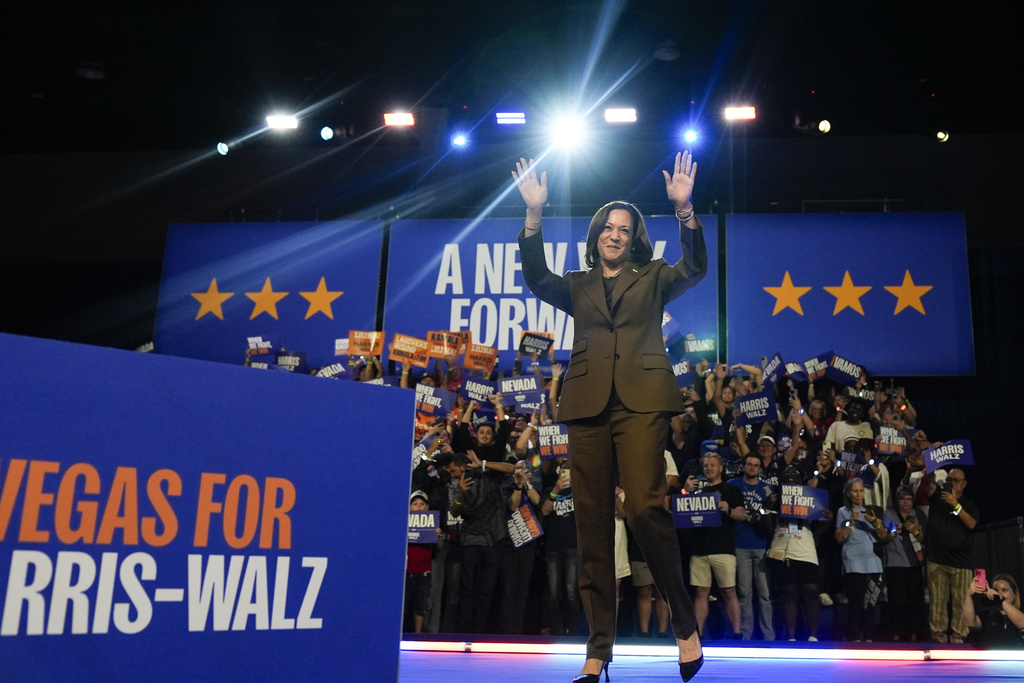 Harris trolls Trump at Vegas rally and LA fundraiser, says her crowds