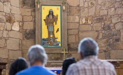 APTOPIX New Mexico-Apache Christ