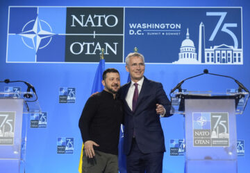 Volodymyr Zelenskyy, Jens Stoltenberg