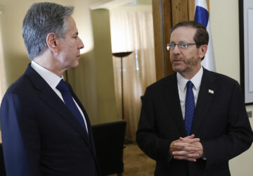 FILE- U.S. Secretary of State Antony Blinken, left, speaks with Israeli President Isaac Herzog, in Tel Aviv, Israel, on Nov. 3, 2023. (Jonathan Ernst/Pool Photo via AP, File)