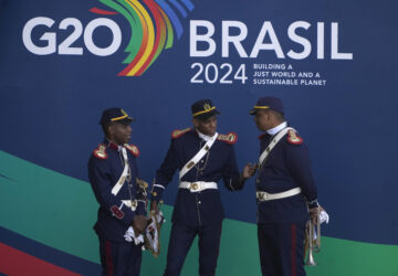 Brazilian honor guard wait for the start of a welcoming ceremony prior to the G20 Summit in Rio de Janeiro, Monday, Nov. 18, 2024. (AP Photo/Eraldo Peres)