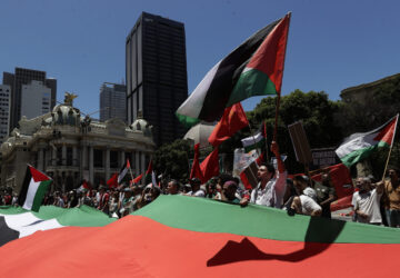 Demonstrators show support and solidarity with the Palestinian people as world leaders hold the G20 summit in Rio de Janeiro, Monday, Nov. 18, 2024. (AP Photo/Bruna Prado)