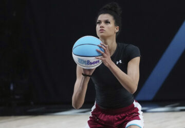 Vinyl's Rae Burrell practices free throws, Thursday, Jan. 16, 2025, in Medley, Fla., as the new 3-on-3 women's basketball league Unrivaled tips off this weekend. (AP Photo/Marta Lavandier)