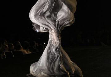 APTOPIX France Fashion S/S 25 Stephane Rolland