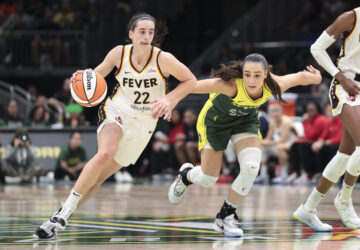 Eres el baloncesto Clark del año del año del año